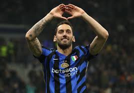 Milan təmsilçisi Çalhanoğlunu komandadan göndərir&nbsp;